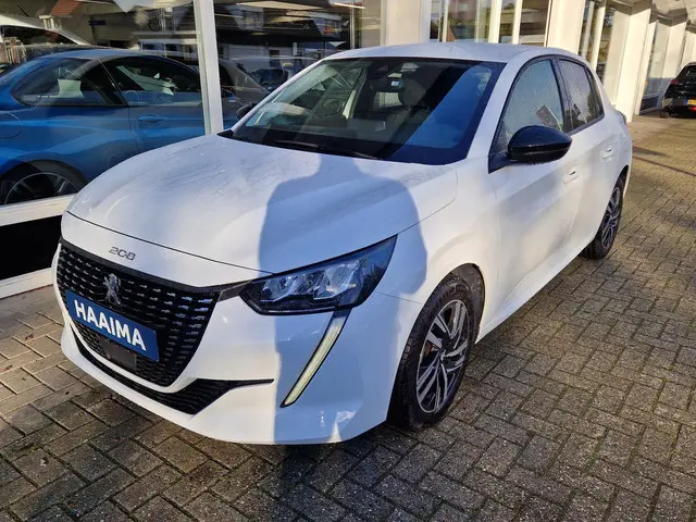 Peugeot 208 1.2T 100pk Allure Pack 2023 Benzine 24