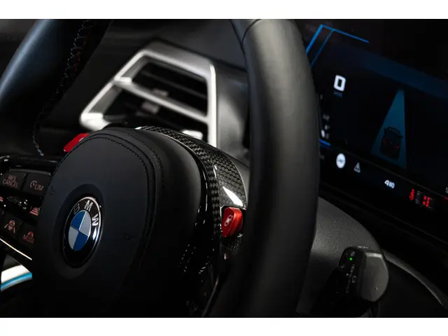 BMW M3 Touring xDrive Competition 2024 Benzine 37