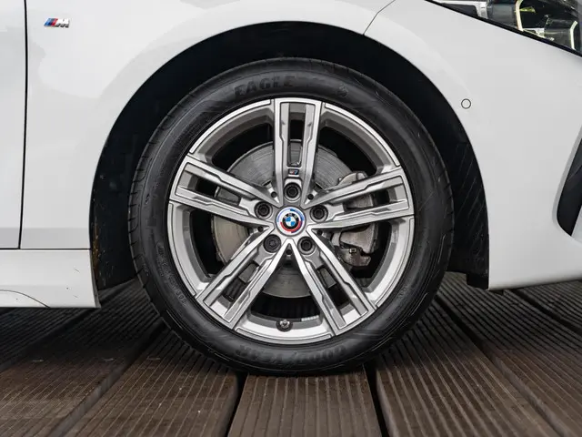 BMW 1 Serie 118i 2022 Benzine 6