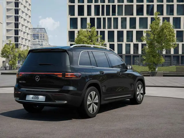Mercedes-Benz EQB 250+ Business Solution 2026 Elektrisch 2