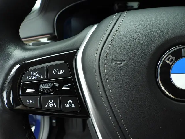 BMW 5 Serie Sedan 520i 2021 Benzine 13