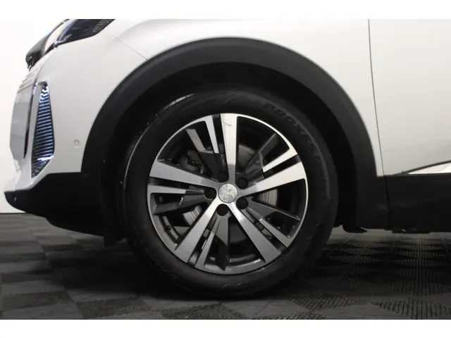 Peugeot 3008 1.6 HYbrid 225 Allure 2021 Hybride Benzine 12