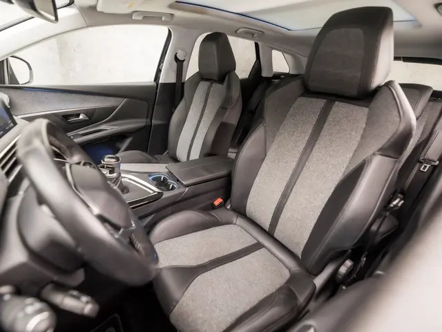 Peugeot 3008 1.2 PureTech Allure Sport 2017 Benzine 14