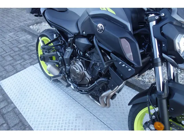Yamaha MT 07 ABS 2018 Benzine 8