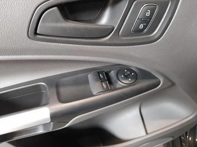 Ford Transit Connect L2 Trend 2023 Diesel 9