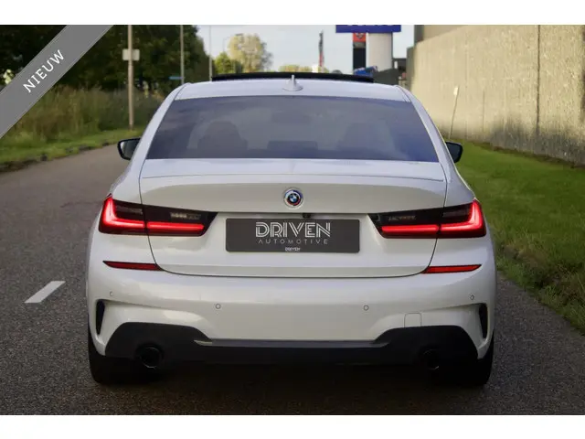 BMW 3 Serie 320i High Executive 2022 Benzine 10