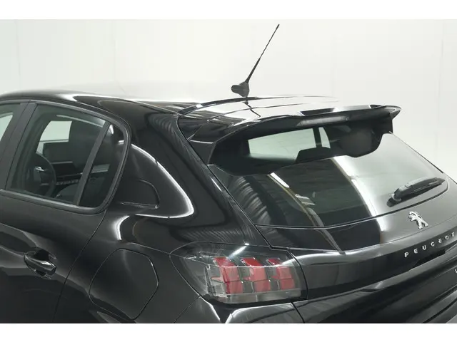 Peugeot 208 PureTech 100 EAT8 Active Pack 2023 Benzine 20