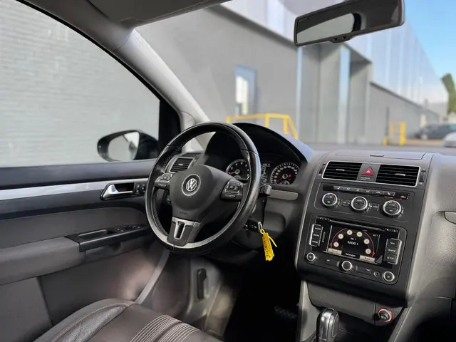 Volkswagen Touran 1.4 TSI Highline 2012 Benzine 20