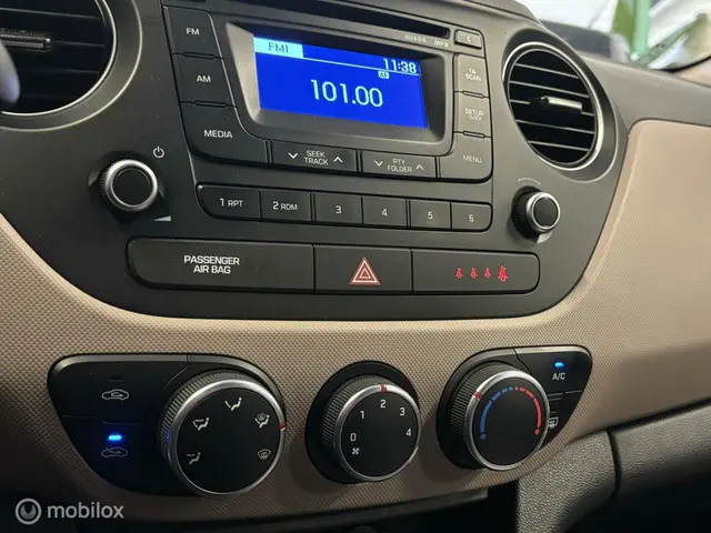 Hyundai i10 1.0i i-Drive 2015 Benzine 16