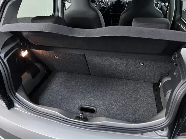 Volkswagen up! 1.0 BMT move up! 2019 Benzine 31