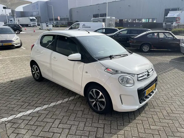 Citroën C1 1.0 VTi Shine / camera / navigatie 2019 Benzine 17