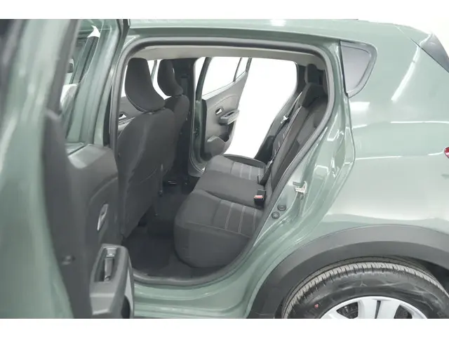 Dacia Sandero Stepway TCe 90 Expression 2024 Benzine 28