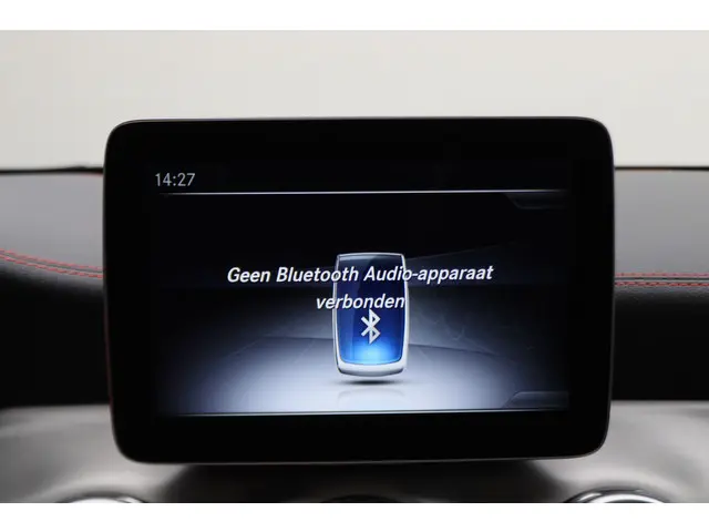 Mercedes-Benz GLA 250 4Matic 2017 Benzine 45