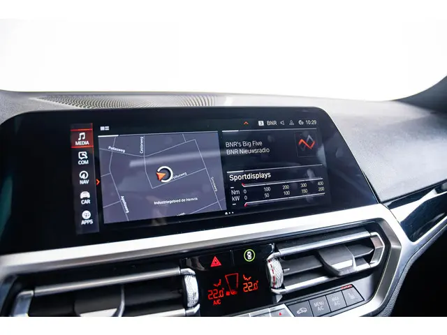 BMW 3 Serie Touring 330i Executive Edition 2020 Benzine 56