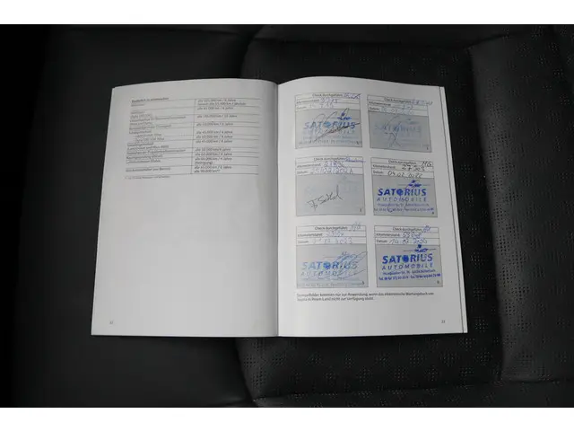 Toyota C-HR 1.8 Hybrid Bi-Tone 2018 Hybride Benzine 43