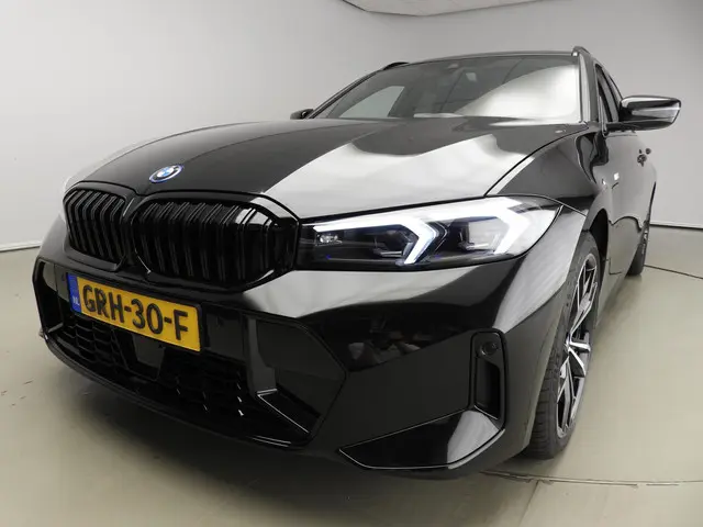 BMW 3 Serie Touring 320e 2024 Hybride Benzine 52