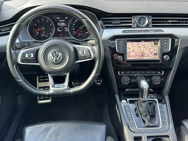 Volkswagen Passat 1.4 TSI R-Line / Pano / Leder 2016 Benzine 13