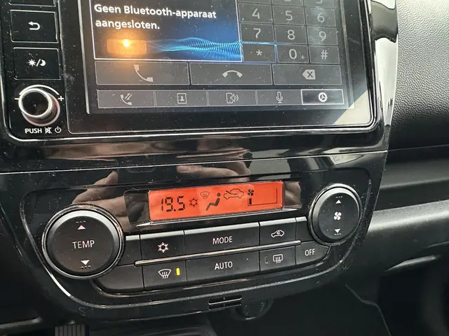 Mitsubishi Space Star 1.2 Intense 2022 Benzine 24