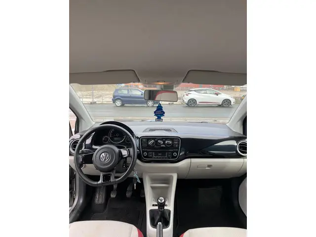 Volkswagen up! 1.0 high up! BlueMotion 2013 Benzine 6