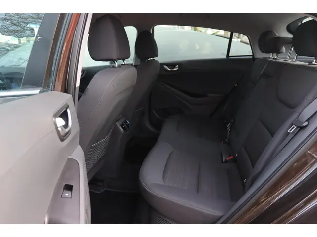 Hyundai IONIQ 1.6 GDi COMFORT AUT. 2018 Hybride Benzine 19