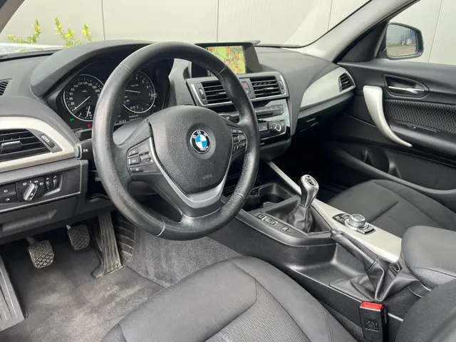 BMW 1 Serie 118i Centennial Executive 2016 Benzine 9