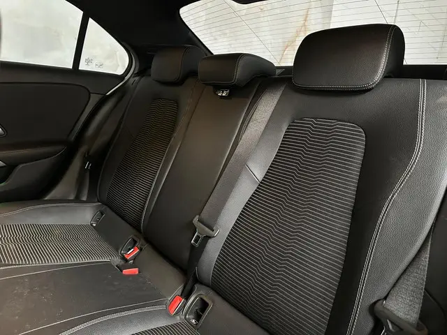 Mercedes-Benz A-Klasse 220 2019 Benzine 12