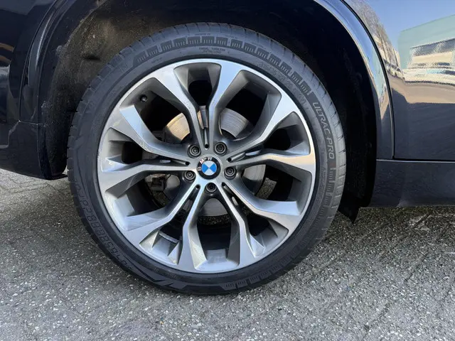 BMW X5 xDrive50i High Executive 7p. 2013 Benzine 3
