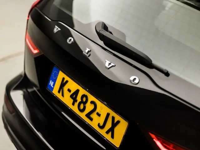 Volvo V60 2.0 B3 Inscription Sport 2021 Benzine 32