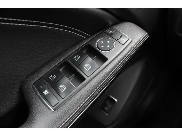 Mercedes-Benz CLA 180 Ambition 2013 Benzine 17