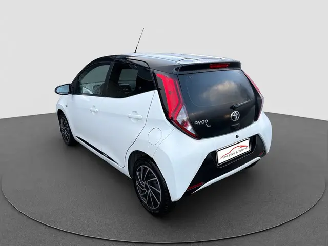 Toyota Aygo 1.0 VVT-i x-play 2020 Benzine 4