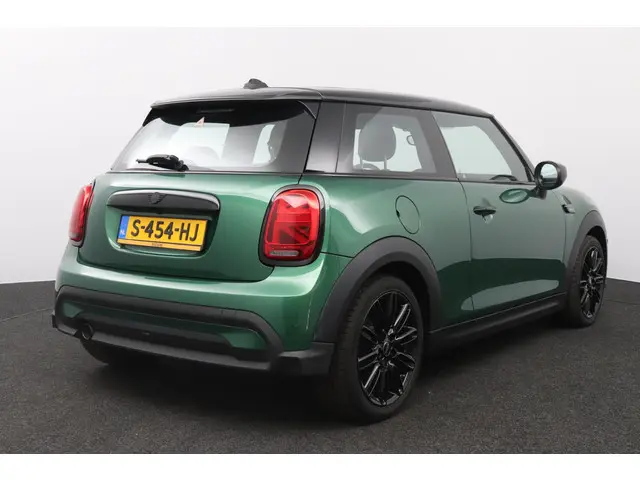 MINI Cooper 1.5 Camden Plus Edition 2023 Benzine 2