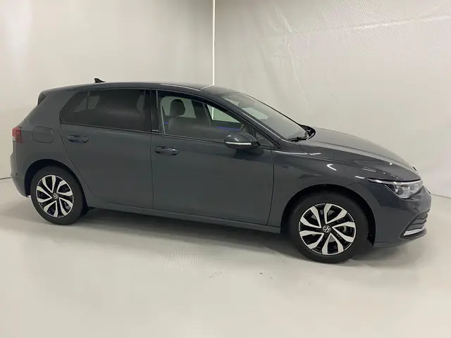 Volkswagen Golf 1.5 eTSI Active 2023 Benzine 30