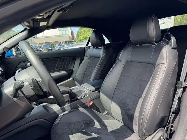 Ford Mustang Convertible 5.0 V8 GT 2021 Benzine 16