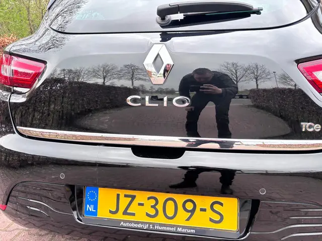 Renault Clio 0.9 TCe Eco2 Limited 2016 Benzine 11