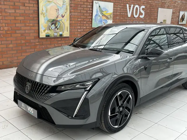 Peugeot 408 Hybrid 136 e-DCS6 GT 2024 Hybride Benzine 6