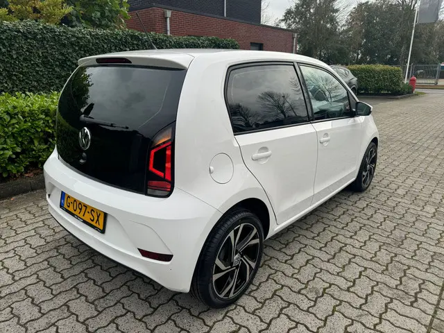 Volkswagen up! 1.0 BMT move up! 2019 Benzine 19