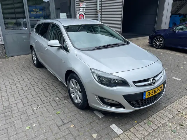 Opel Astra Sports Tourer 1.4 Turbo Business + 2013 Benzine 3