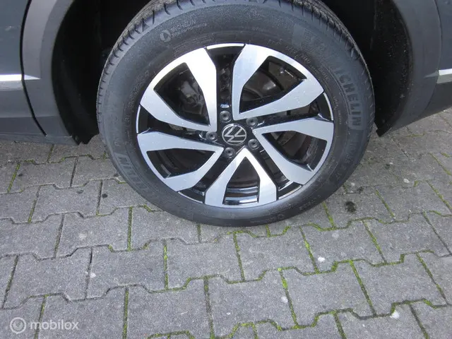 Volkswagen T-Roc 1.5 TSI Style Business 2021 Benzine 8