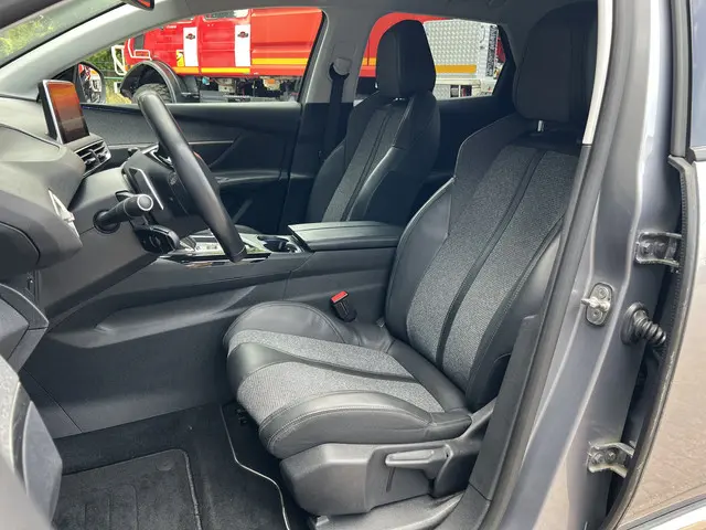 Peugeot 3008 1.6 e-THP GT Line 2017 Benzine 11