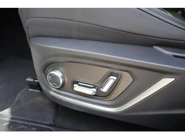 Lynk & Co 01 1.5 More 2025 Hybride Benzine 25