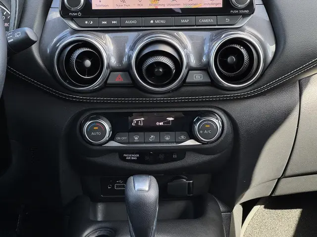 Nissan Juke 1.6 Hybrid N-Connecta 2024 Hybride Benzine 19