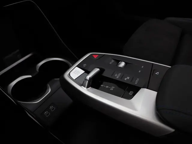 BMW X1 xDrive25e 2025 Hybride Benzine 12