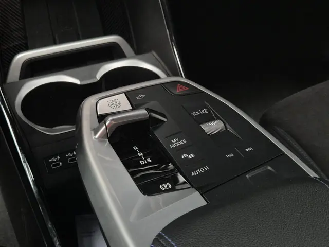 BMW X1 sDrive18i|M-Sport|PANO|HEAD-UP|LED|18"| 2023 Benzine 25