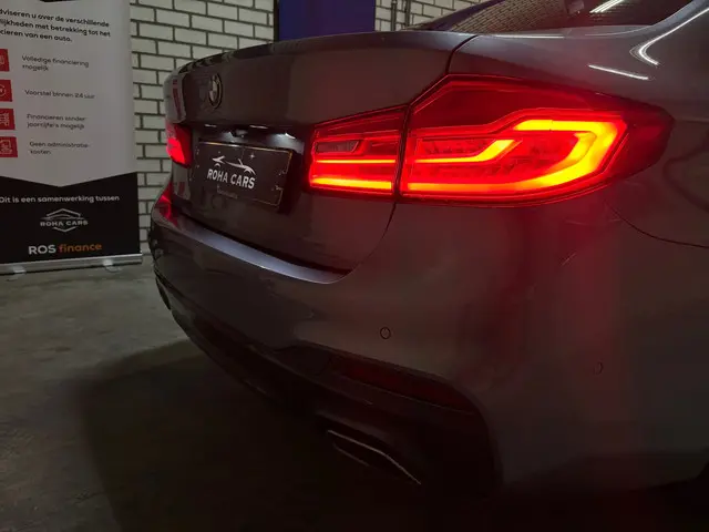 BMW 5 Serie 520i High Executive M-pakket 2018 Benzine 9