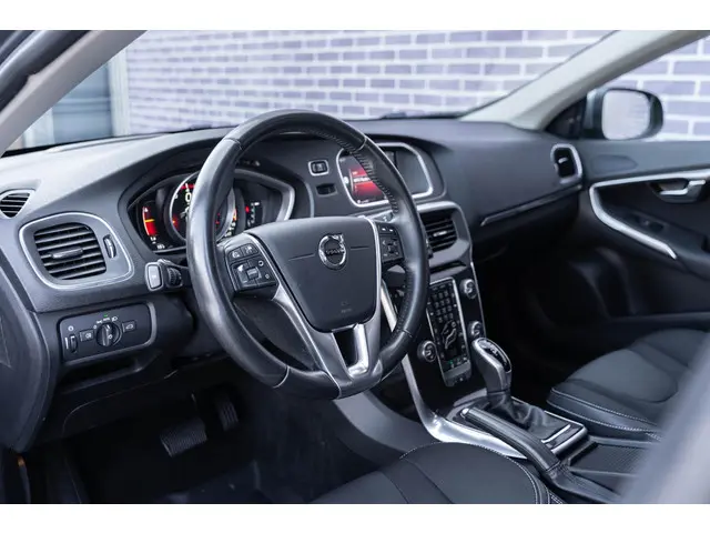 Volvo V40 T3 Automaat Inscription 2018 Benzine 19