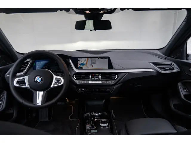BMW 1 Serie 5-deurs 118i 2024 Benzine 11
