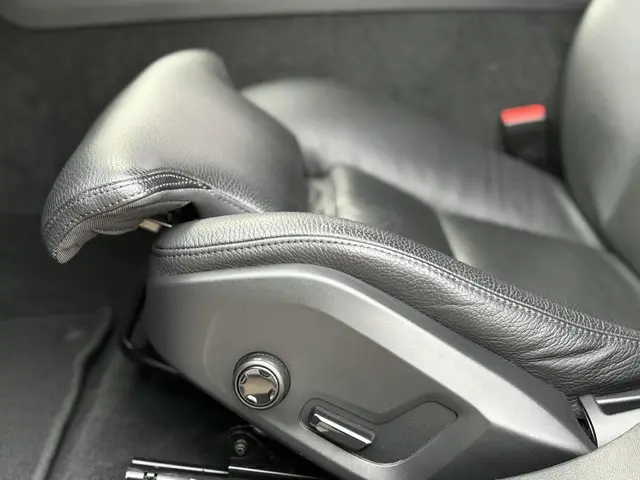 Volvo V60 2.0 B3 Momentum Business 2022 Benzine 26