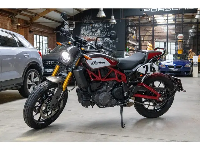 Indian FTR 1200 Carbon *Akrapovic* 2020 Benzine 7