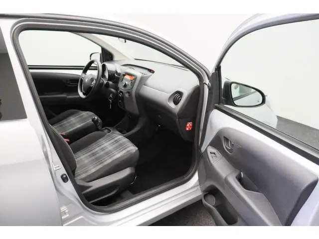 Peugeot 108 1.0 e-VTi Active 2018 Benzine 11