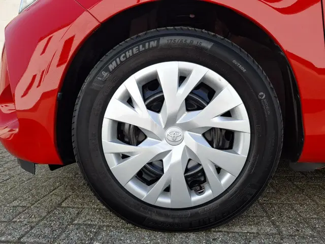 Toyota Yaris 1.5 Hybrid Active 2019 Hybride Benzine 11